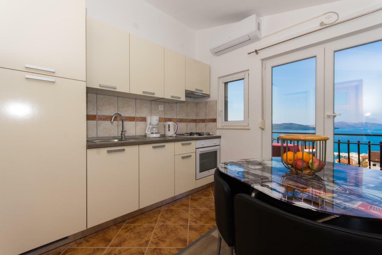 Apartmani Island تروغير المظهر الخارجي الصورة